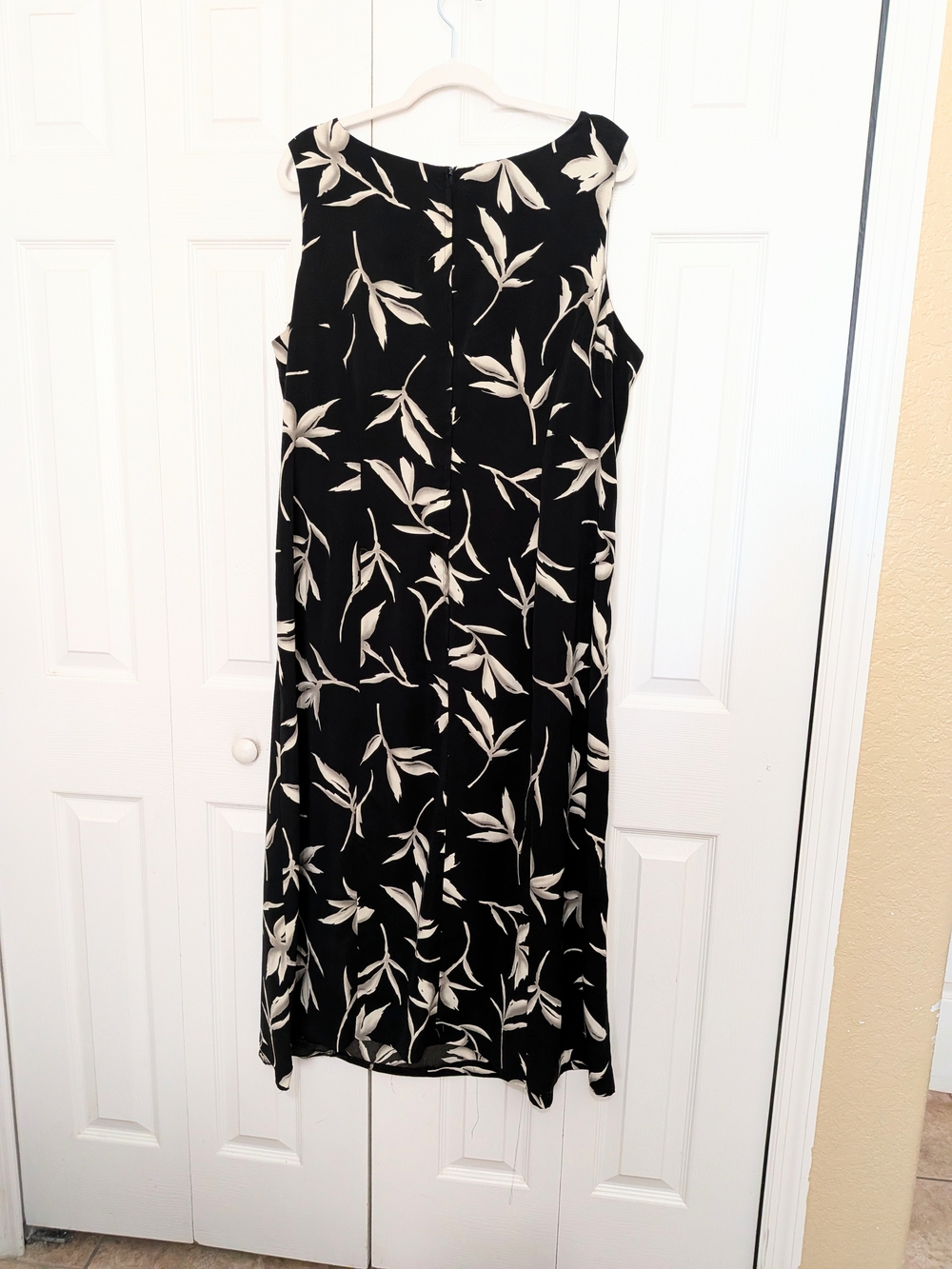 Studio 1 Black Midi/Maxi Dress with Cream Floral Print - Picture 5 of 8